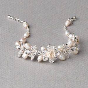 Petite Flower Pearl Bracelet